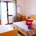 Hotel Domus Mea 3*