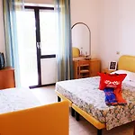 Hotel Domus Mea 3*
