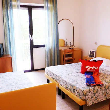 Hotel Domus Mea 3*