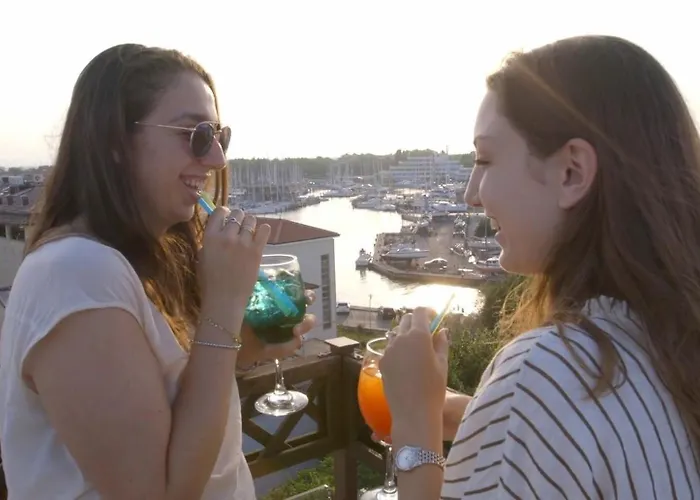 Domus Mea מלון צ'סנטיקו